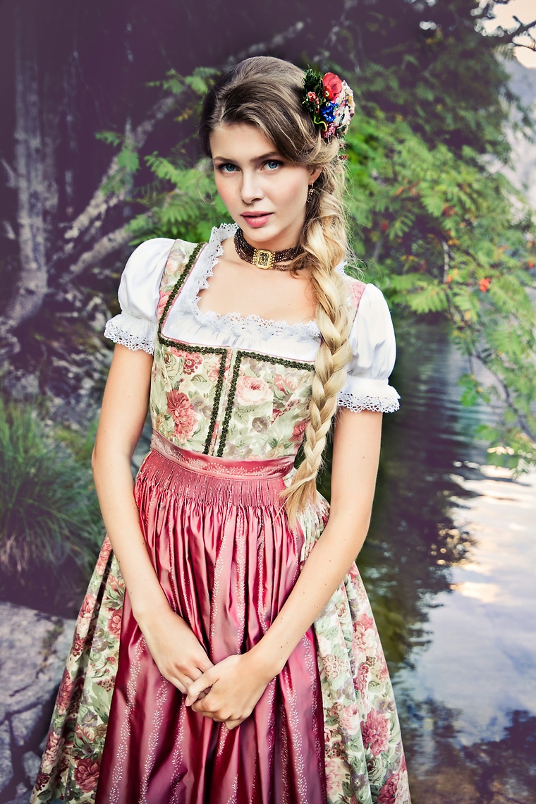flowergirl | Dirndl, German traditional dress, Dirndl dress